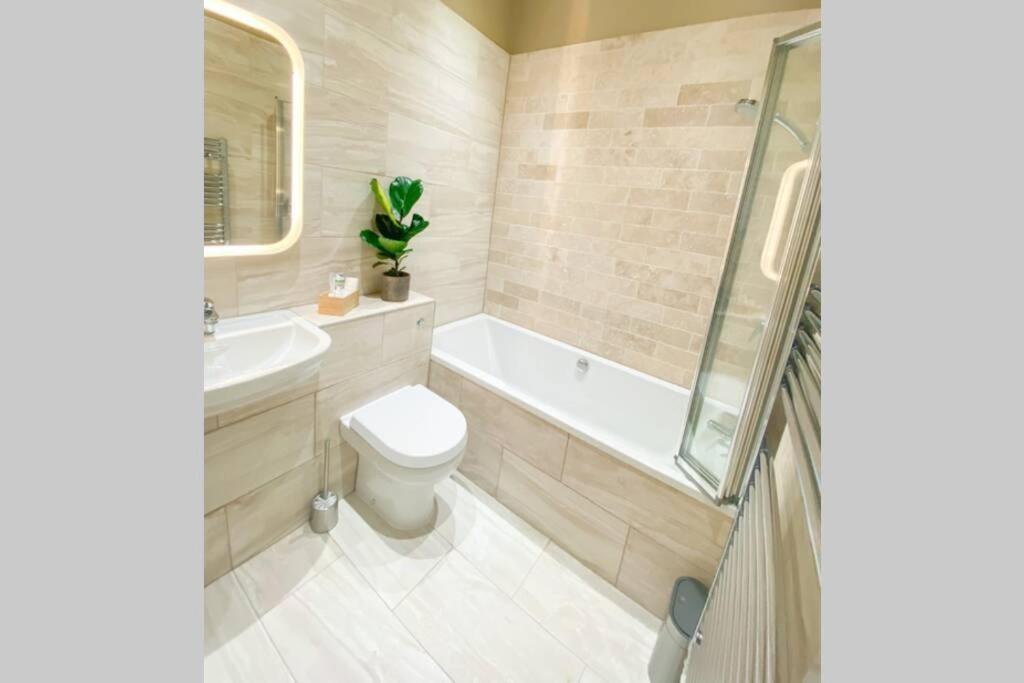 The Hideaway Apartment Folkestone Bagian luar foto